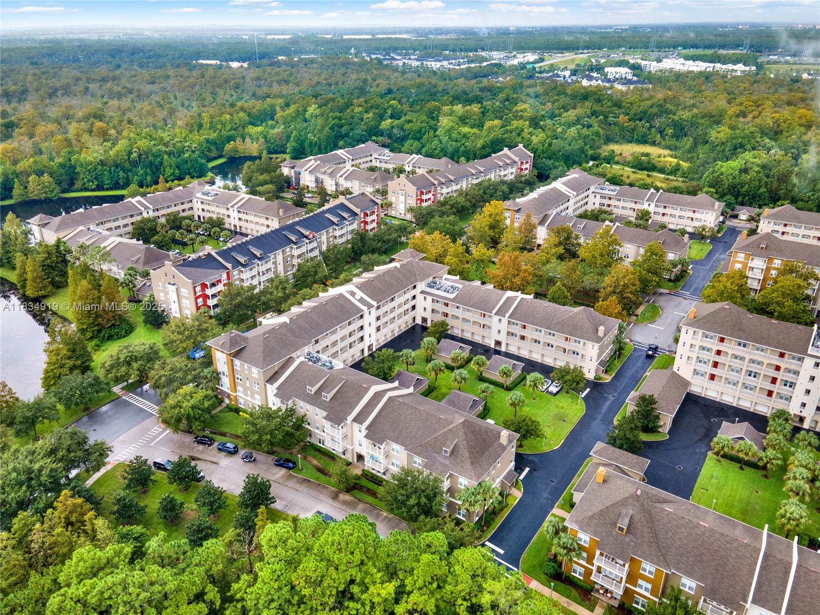 ARTISAN CLUB CONDO PH 2 - Residential