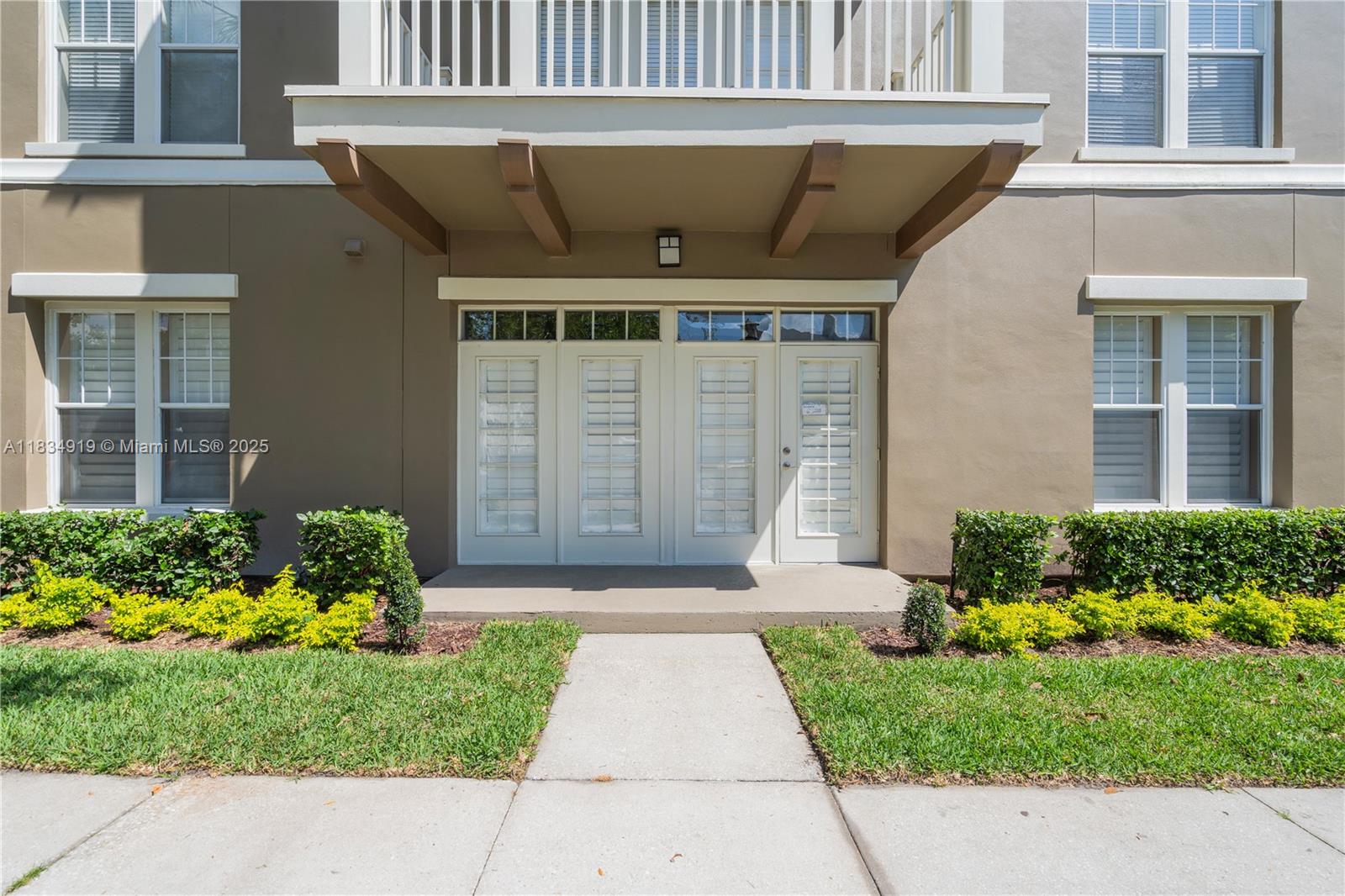 ARTISAN CLUB CONDO PH 2 - Residential