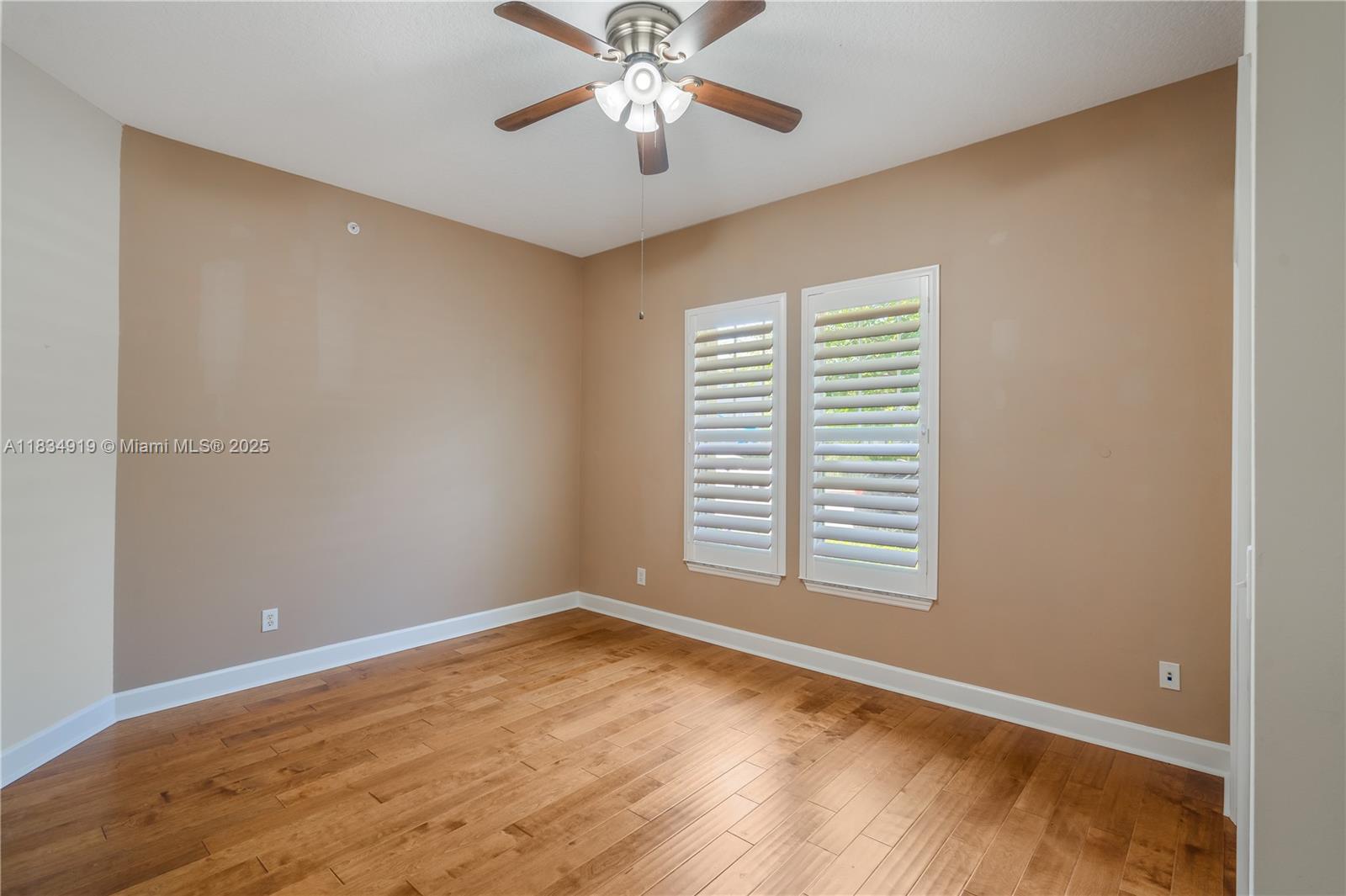 ARTISAN CLUB CONDO PH 2 - Residential