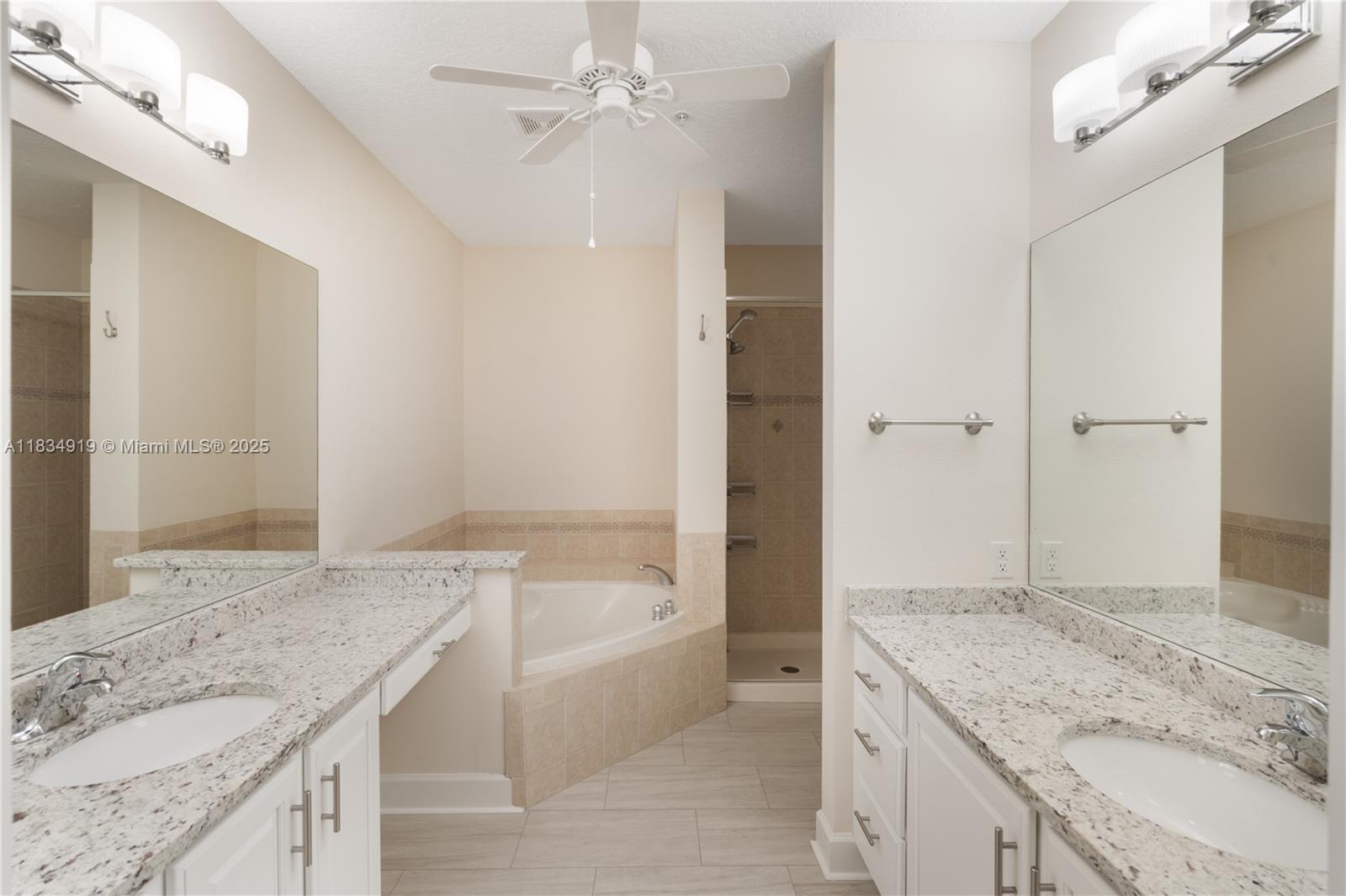 ARTISAN CLUB CONDO PH 2 - Residential