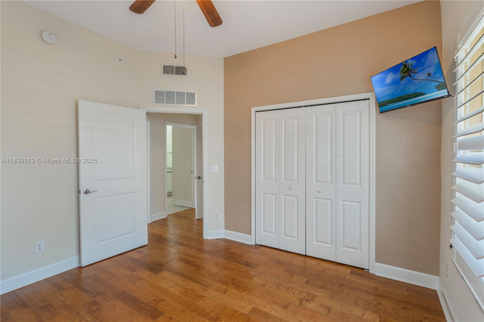 ARTISAN CLUB CONDO PH 2 - Residential