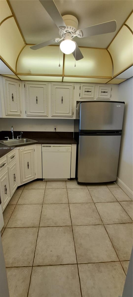 DESOTO PARK CONDO - Residential Lease