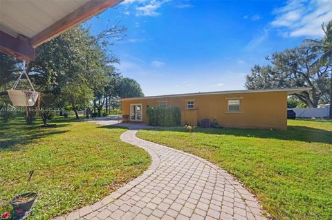 Tiny photo for 4001 SW 73rd Ave, Davie, FL 33314 (MLS # A12006019)