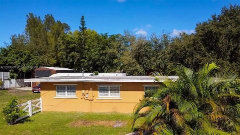 Tiny photo for 4001 SW 73rd Ave, Davie, FL 33314 (MLS # A12006019)