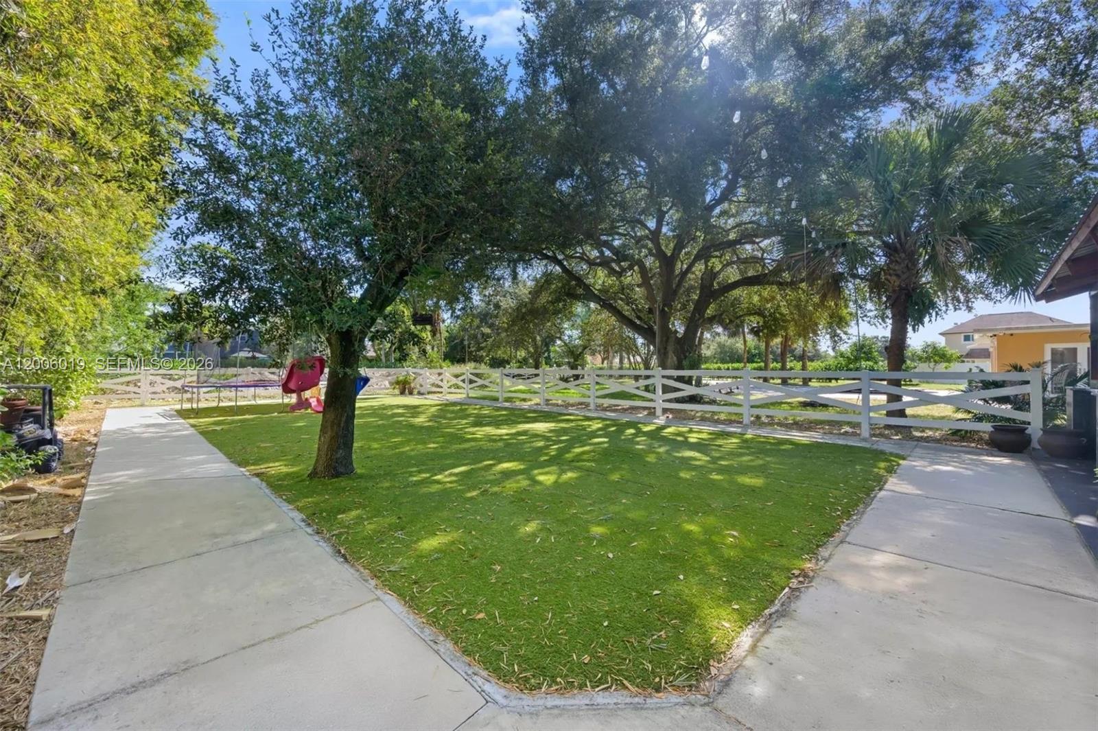 EVERGLADE LAND SALES CO - Residential