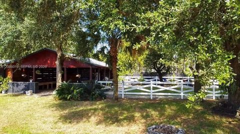 Tiny photo for 4001 SW 73rd Ave, Davie, FL 33314 (MLS # A12006019)