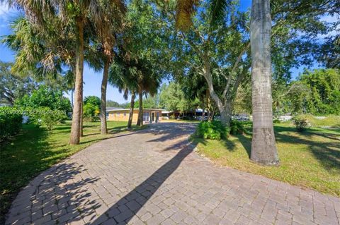 Tiny photo for 4001 SW 73rd Ave, Davie, FL 33314 (MLS # A12006019)
