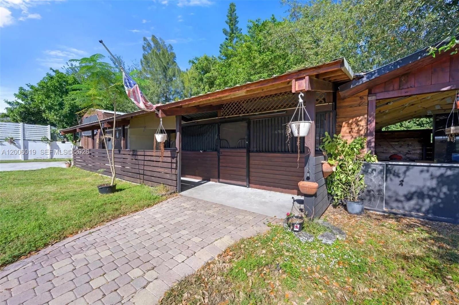 EVERGLADE LAND SALES CO - Residential