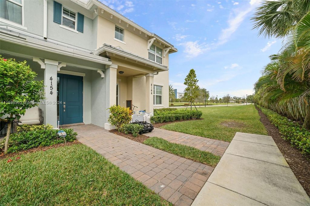 Photo of 4154 Greenway Dr #4154, Hollywood, FL 33021 (MLS # A11589553)