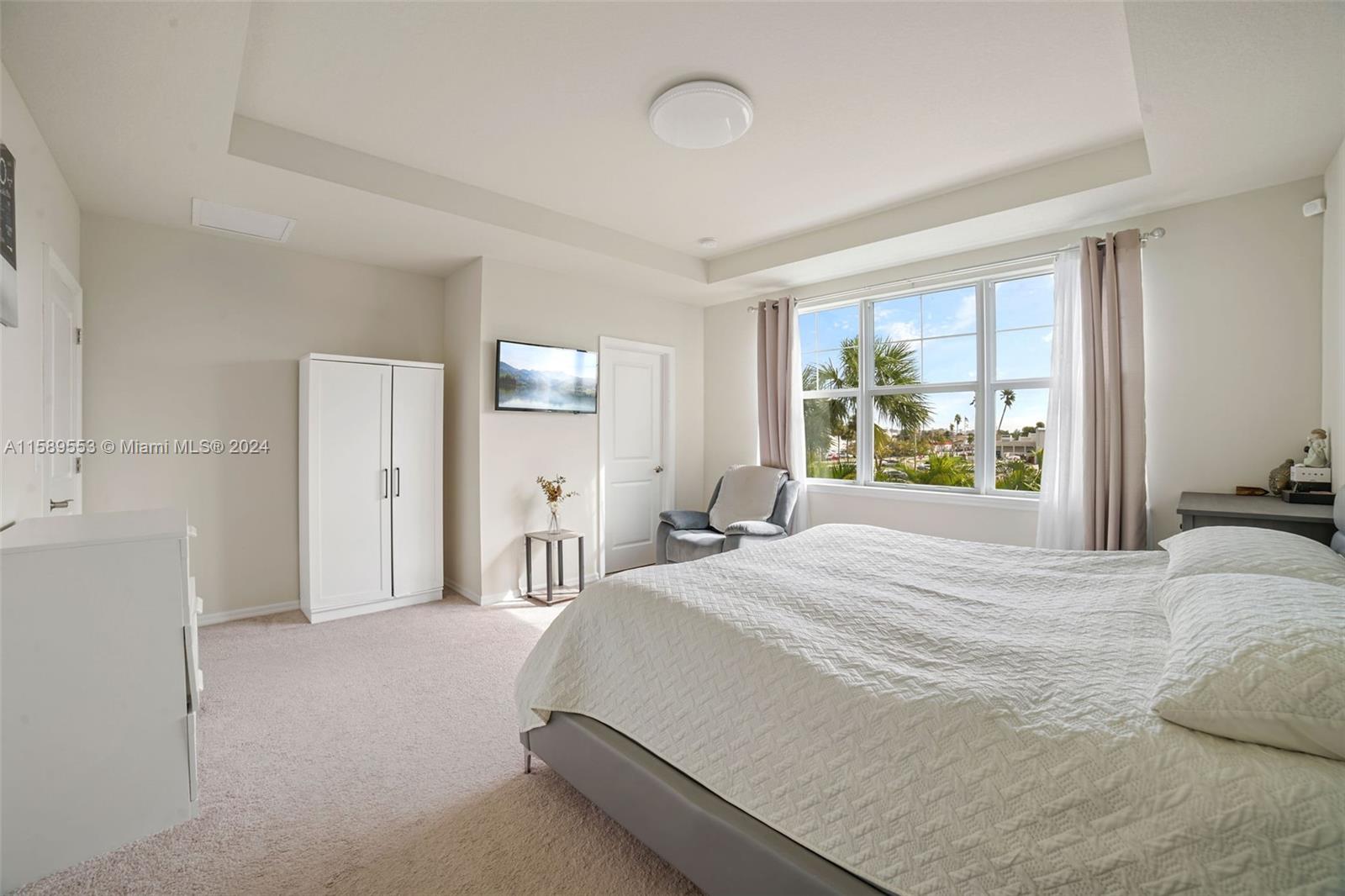 HILLCREST COUNTRY CLUB SO - Residential Lease