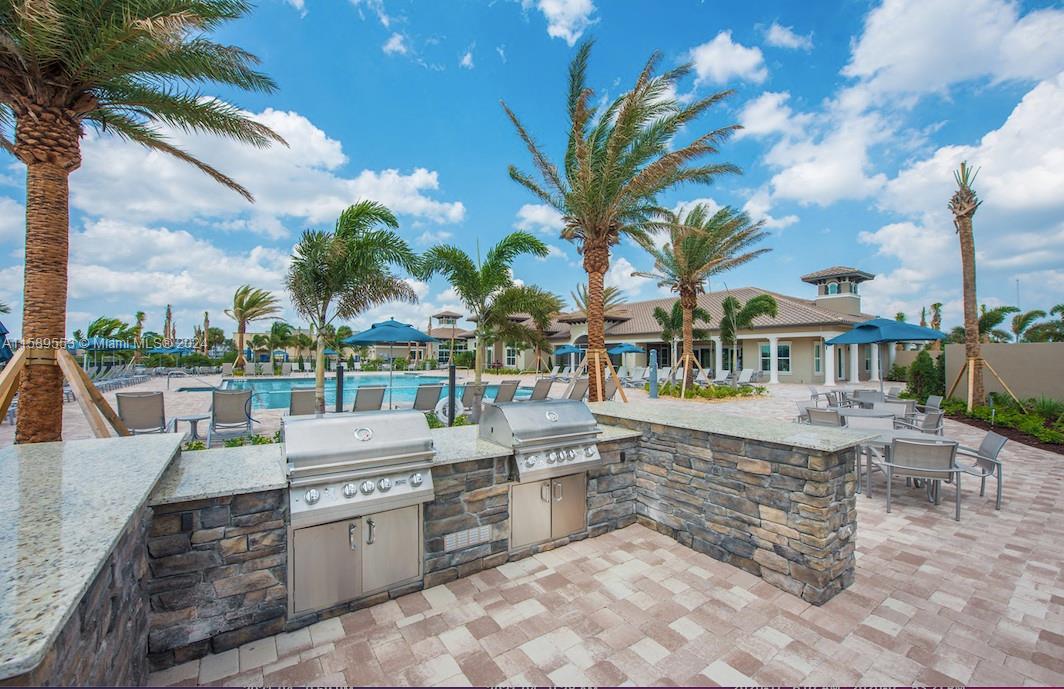 HILLCREST COUNTRY CLUB SO - Residential Lease