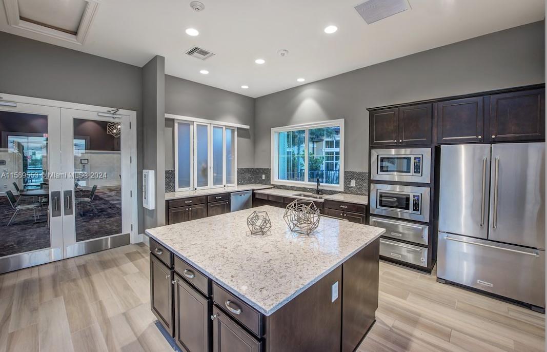 HILLCREST COUNTRY CLUB SO - Residential Lease