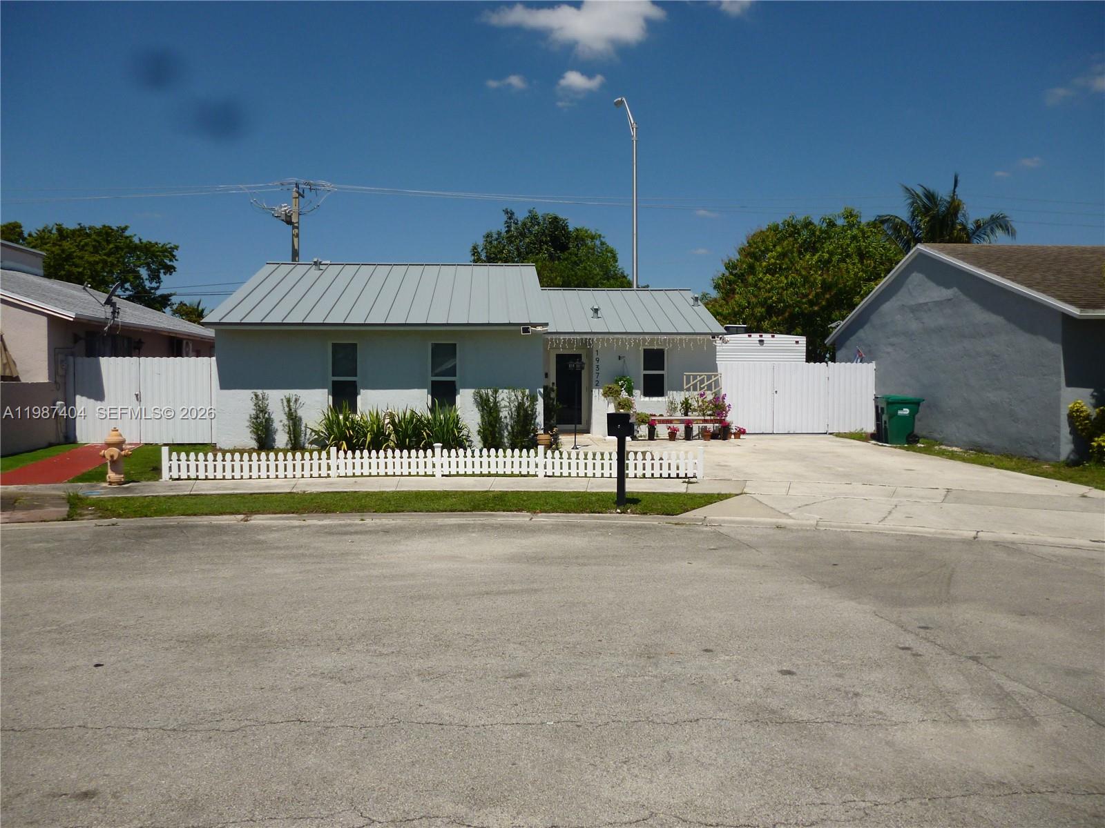 LIME GROVE GARDENS - Residential