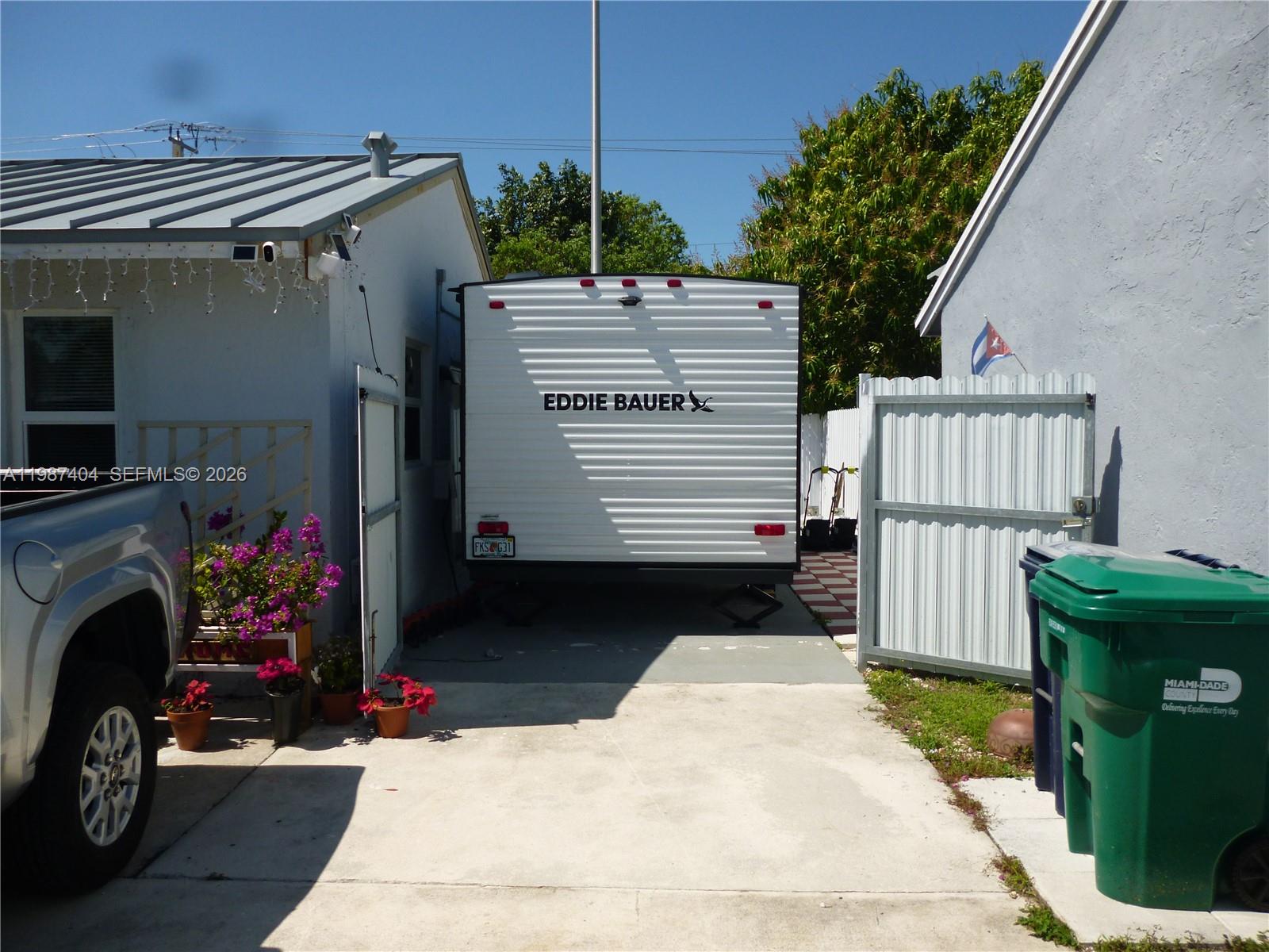 LIME GROVE GARDENS - Residential