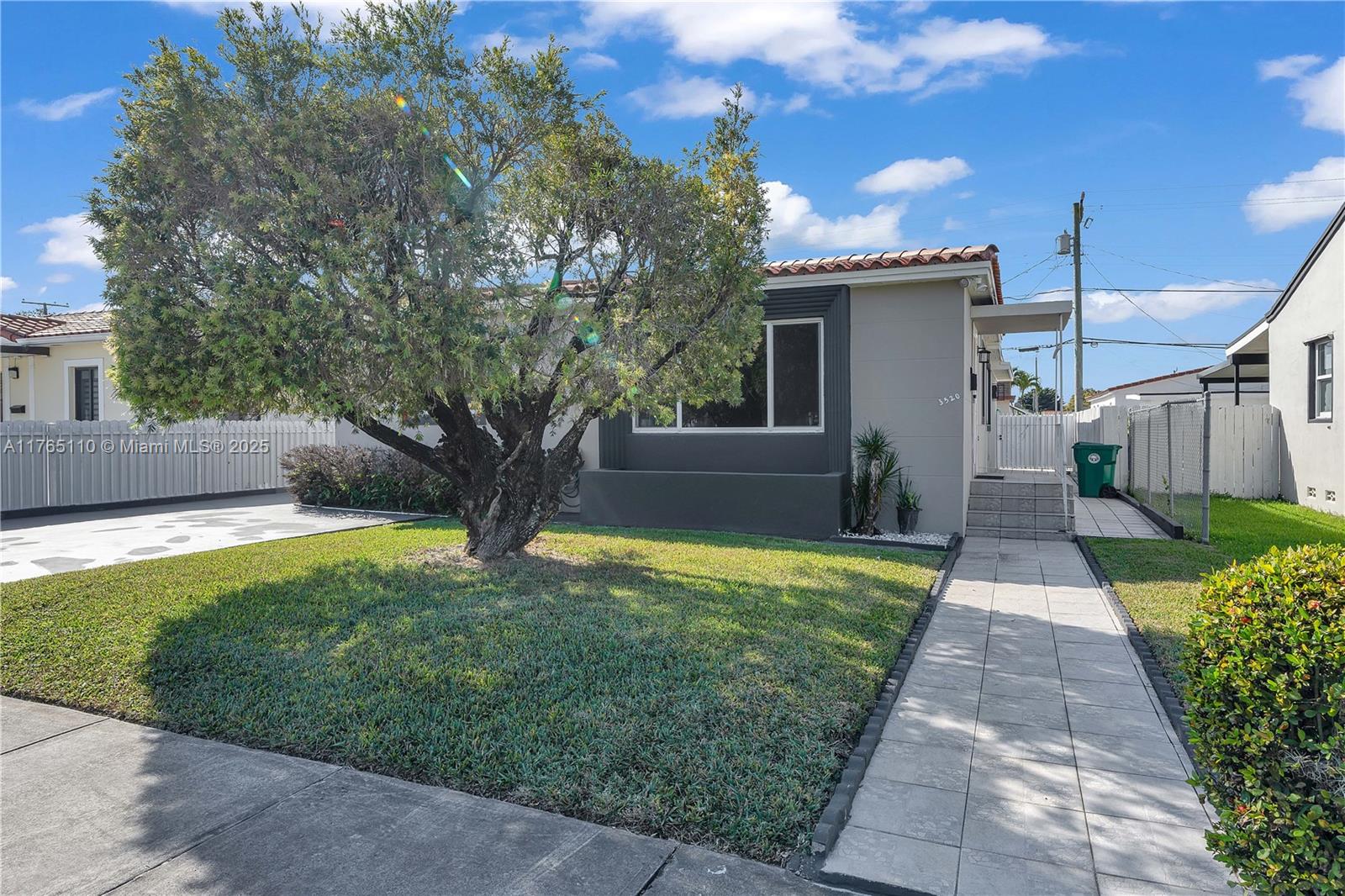 3520 Nw 20th St, Miami, Broward County, Florida - 3 Bedrooms  
2 Bathrooms - 