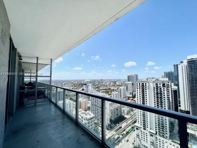 THE AXIS ON BRICKELL II C - Residential