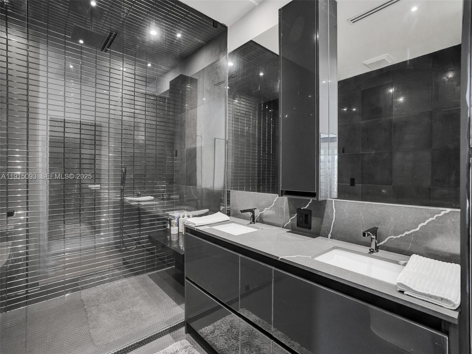 HOLLYWOOD - Residential