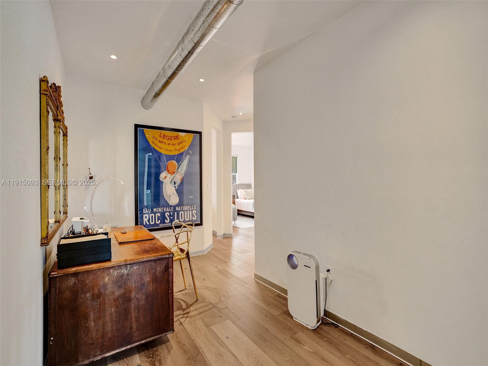 HOLLYWOOD - Residential