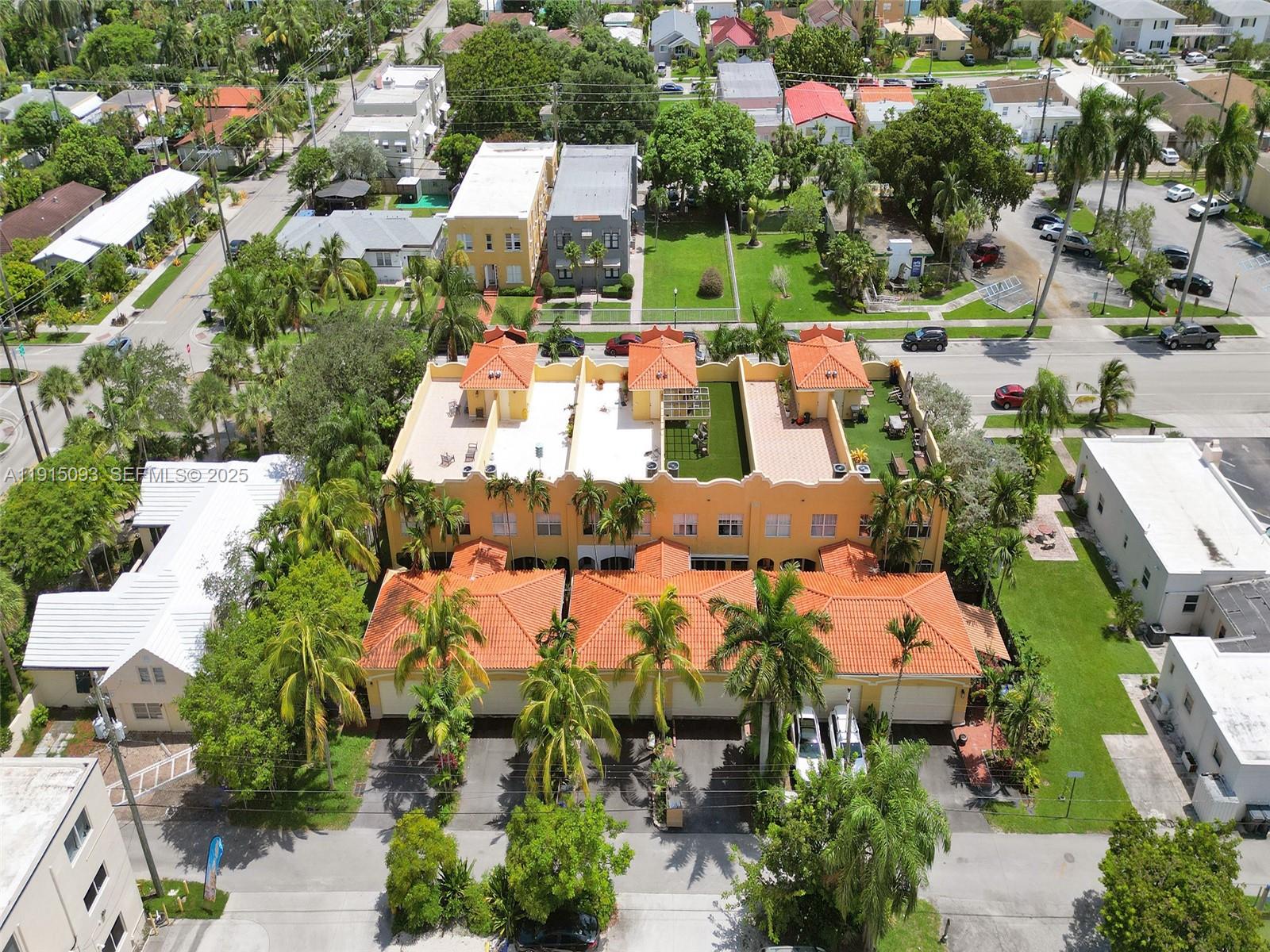 HOLLYWOOD - Residential