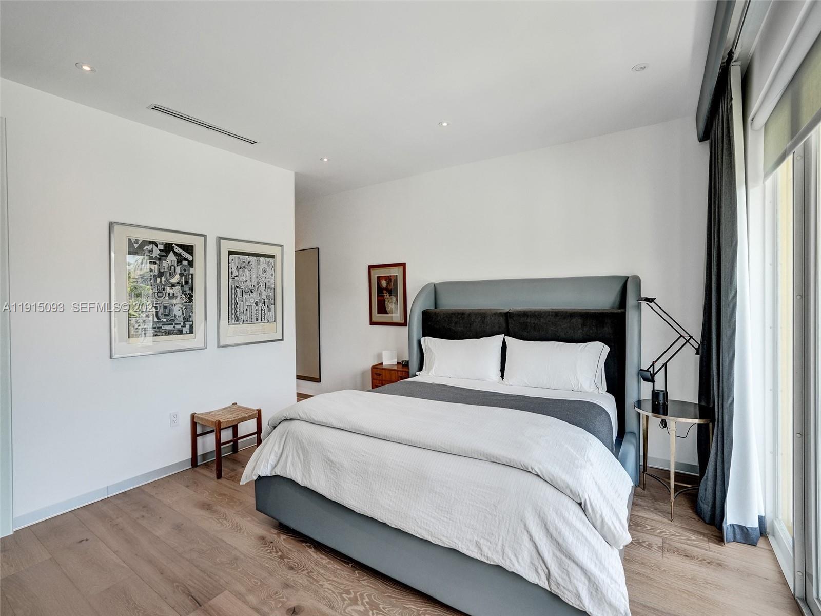 HOLLYWOOD - Residential