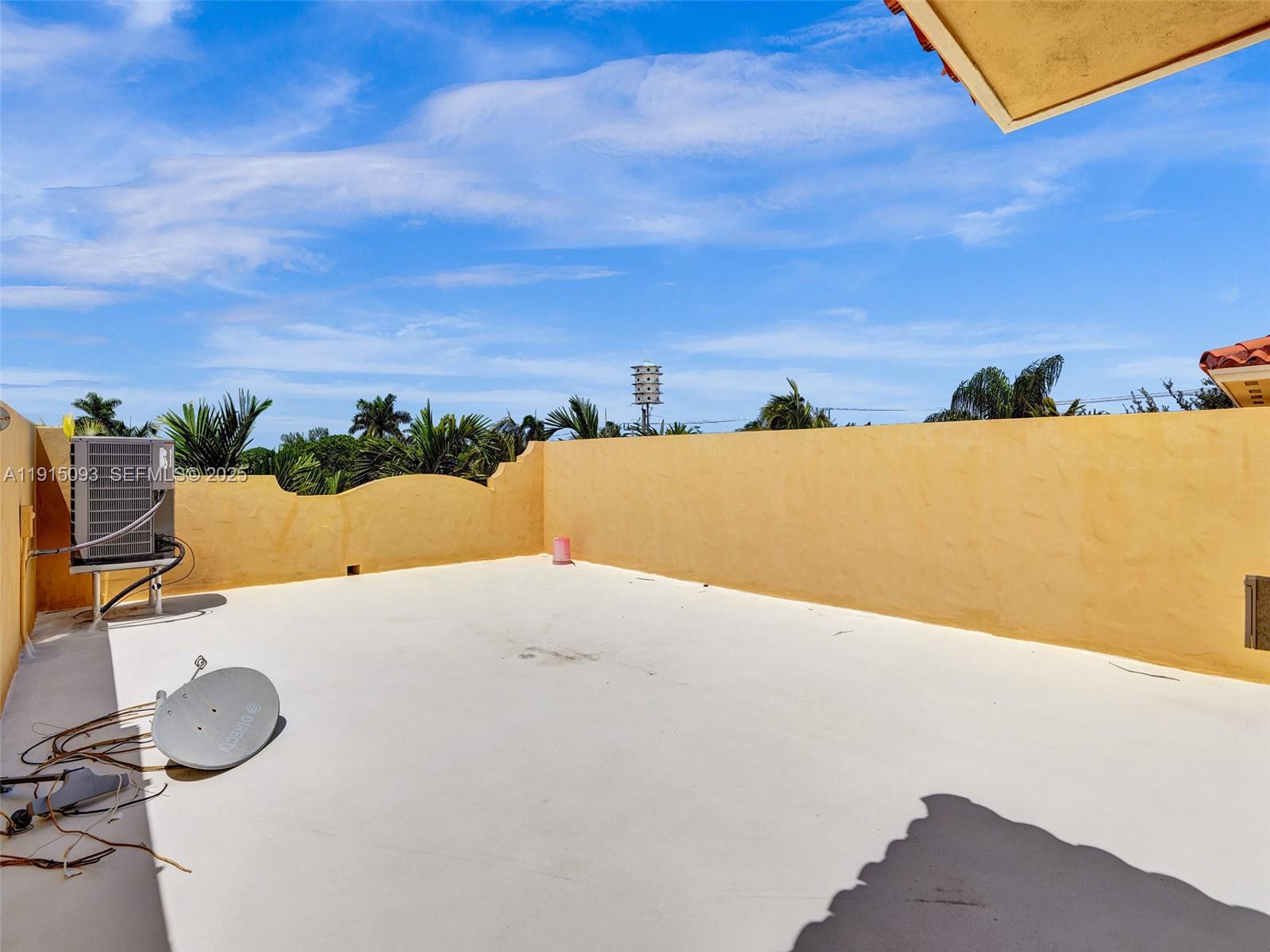 HOLLYWOOD - Residential