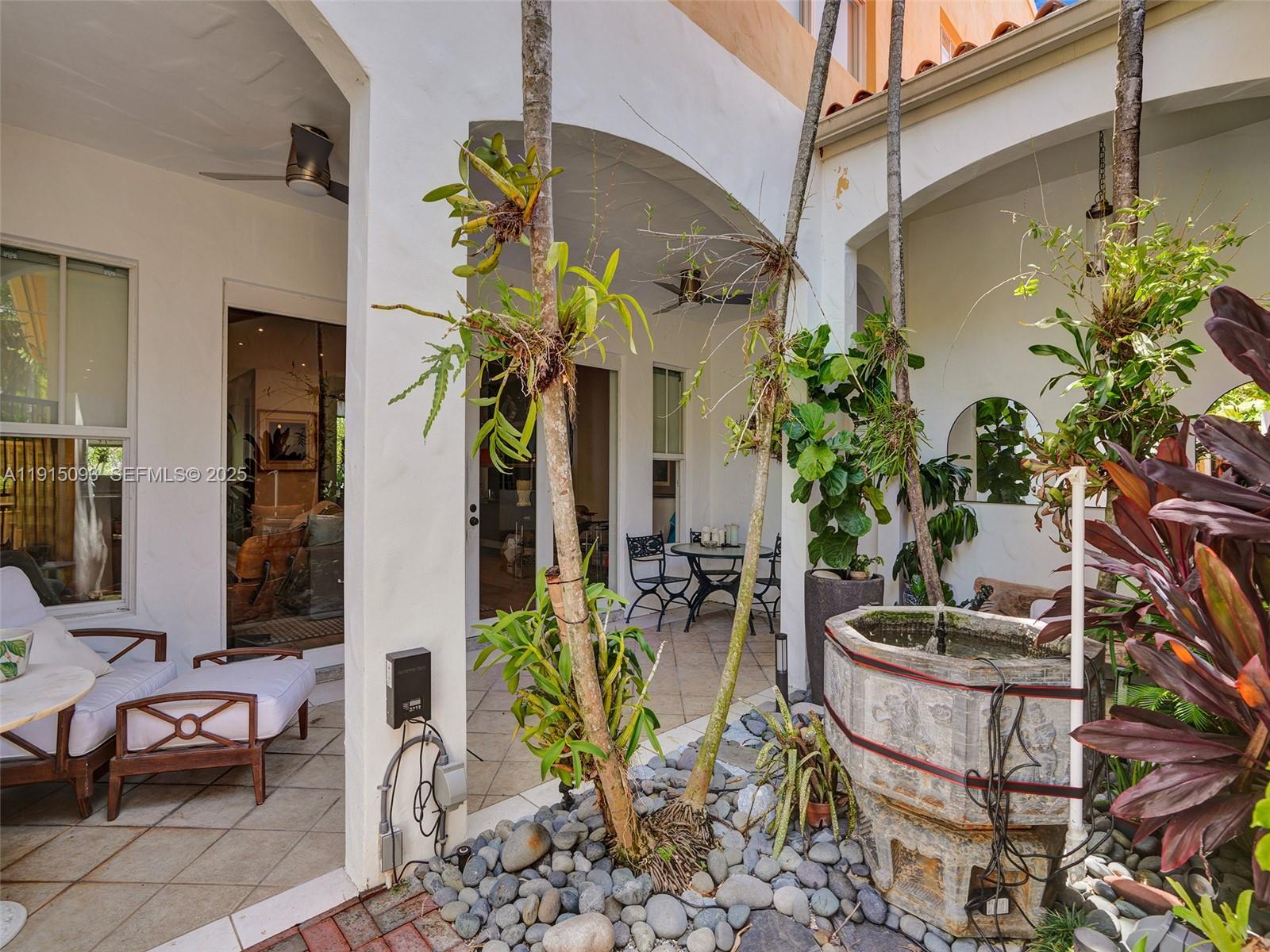 HOLLYWOOD - Residential