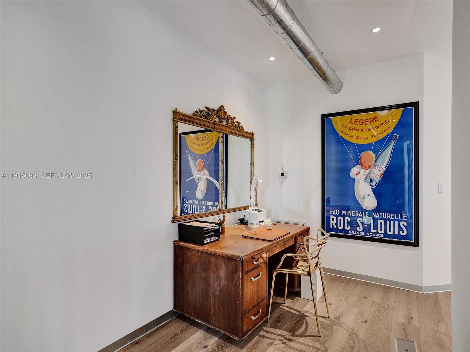 HOLLYWOOD - Residential