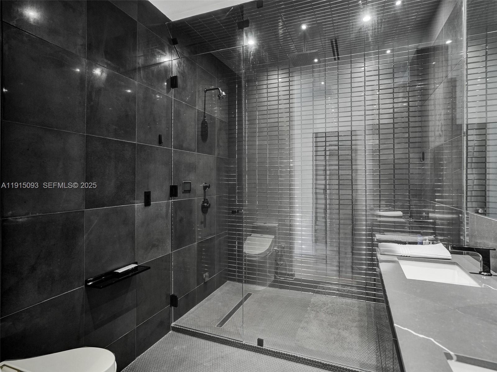 HOLLYWOOD - Residential