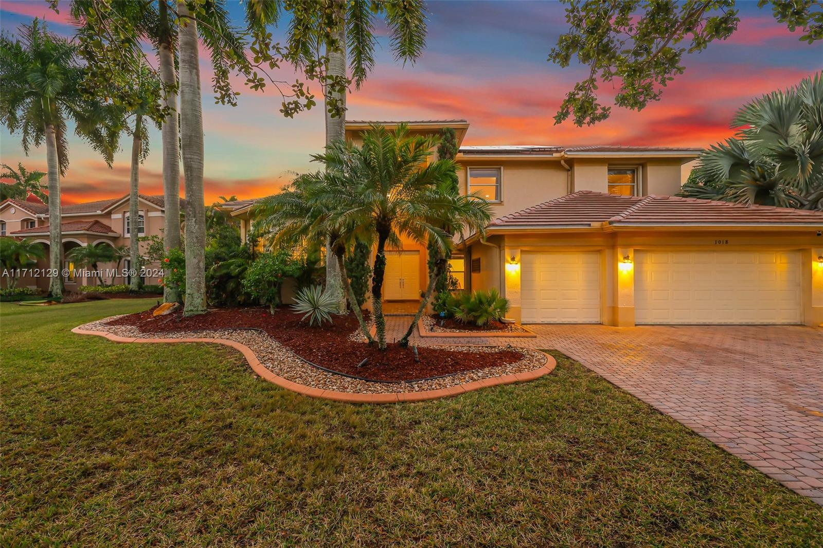 1018 Waterside Cir, Weston, Broward County, Florida - 5 Bedrooms  
4 Bathrooms - 