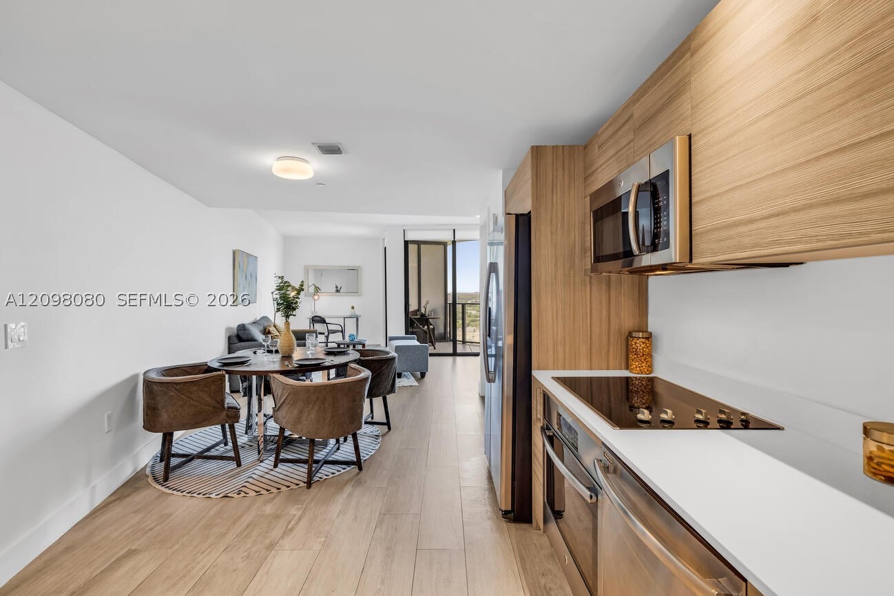 121 NE 34th St 1514