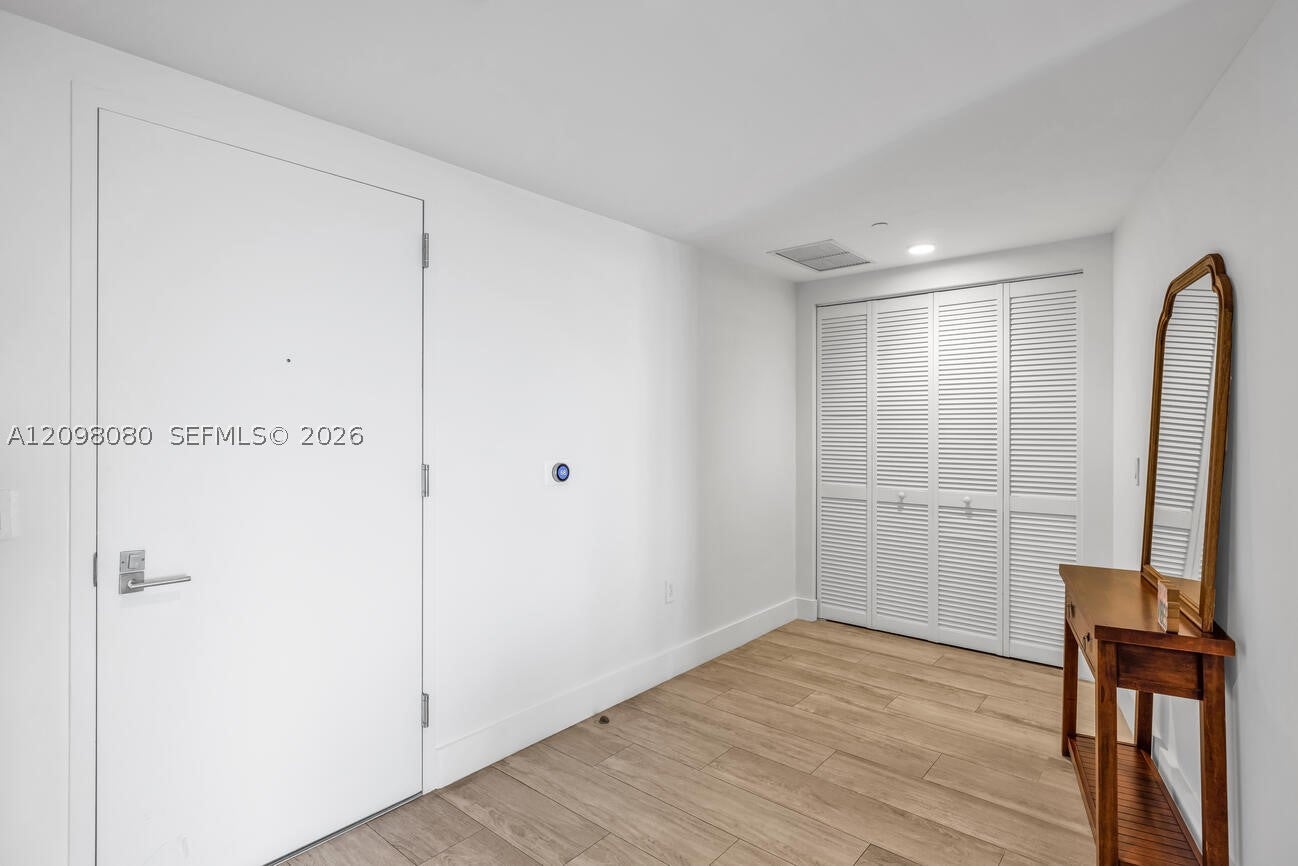 121 NE 34th St 1514