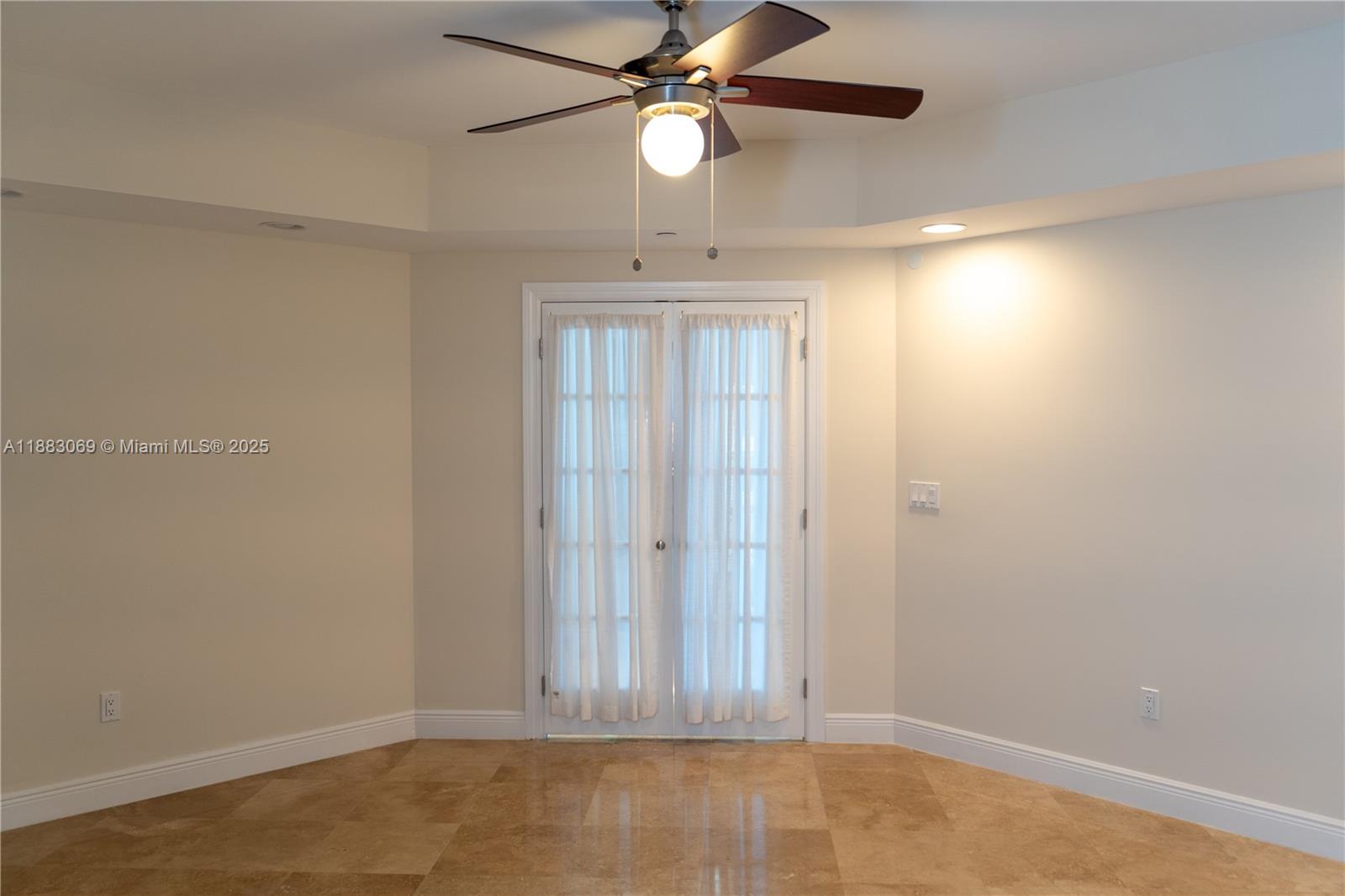 THE PENINSULA II CONDO - Residential Lease