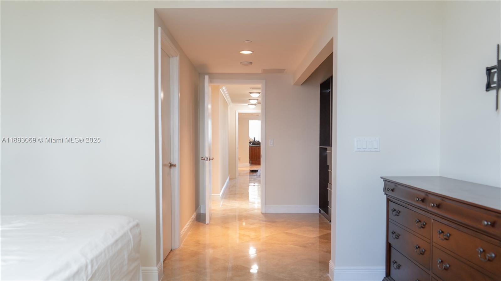 THE PENINSULA II CONDO - Residential Lease