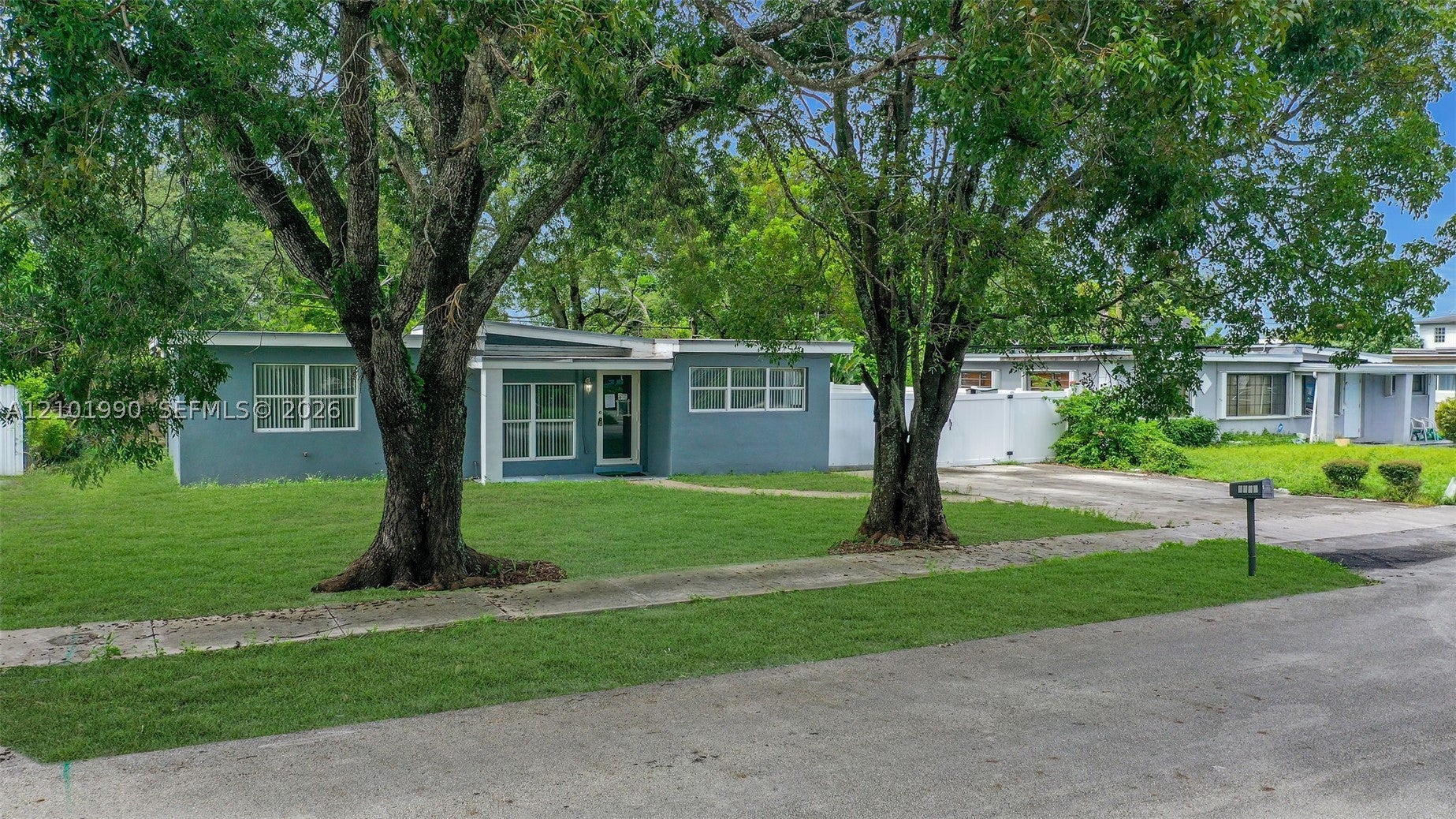 3330 SW 59 Ter