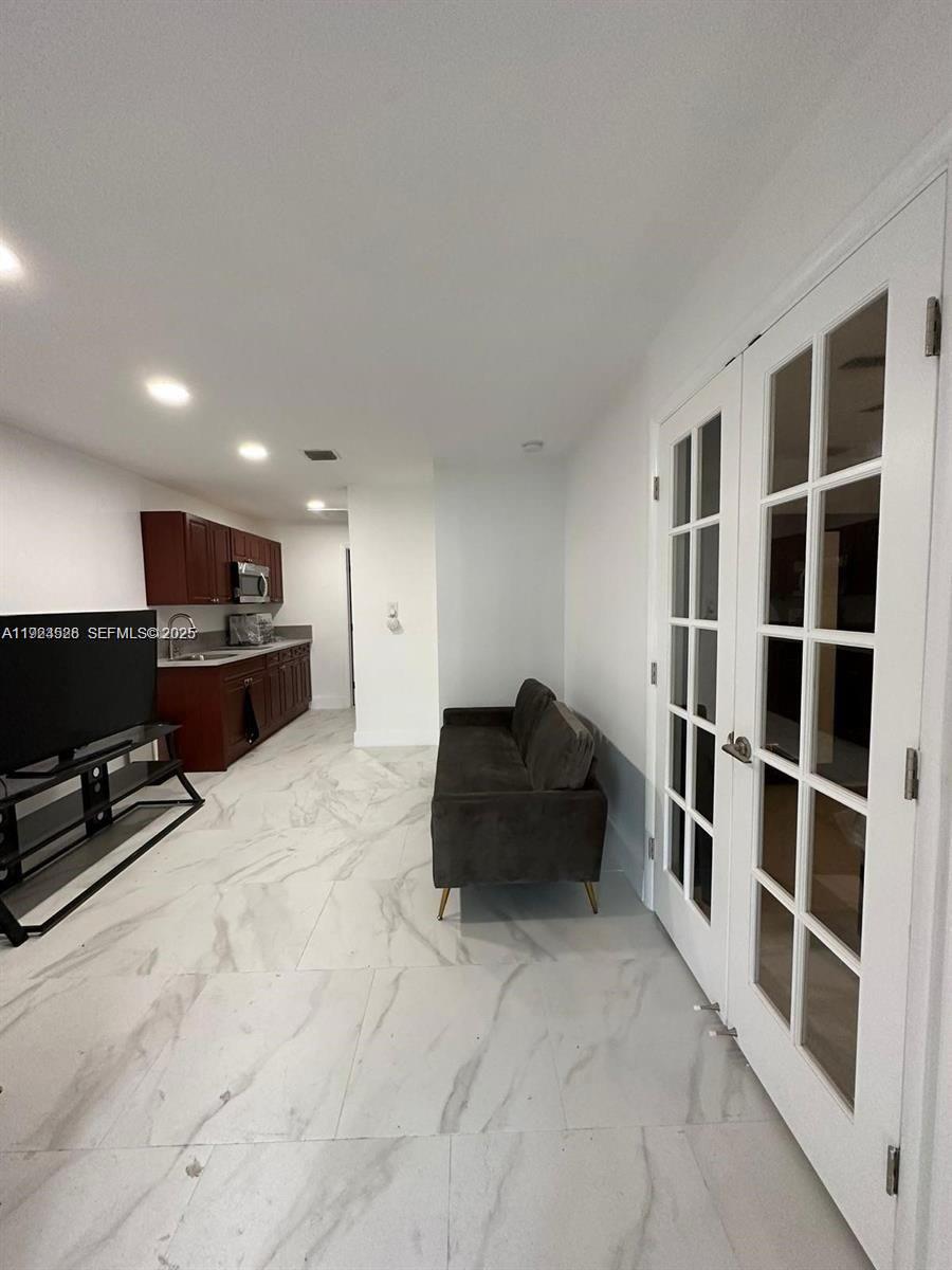 MARSHALLS EVERGLADE - Residential Lease