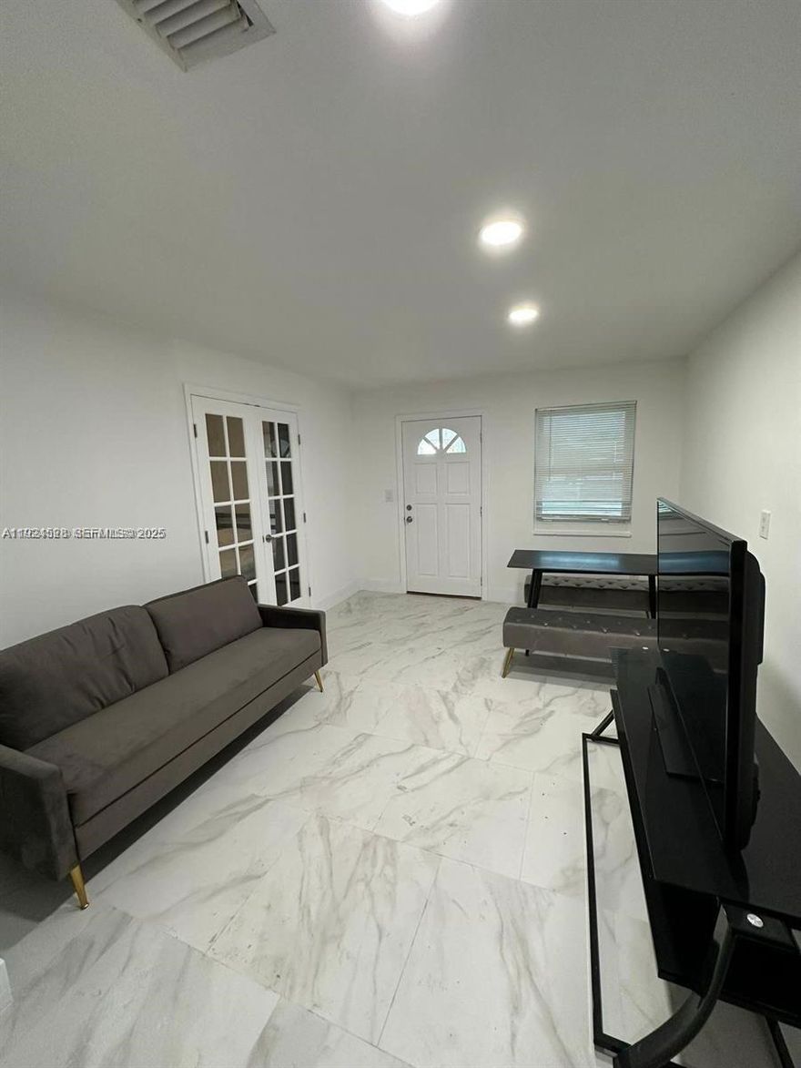 Welcome to your cozy new space! This charming furnished 2 bedroom &1 bathroom unit offers unbeatable convenience and comfort. Washer and dryer inside the unit.  Easy & rapid approval , No HOA approval.
Located just a mile from I-95, off Griffin Road in vibrant south Fort Lauderdale, near Dania Beach. Washer & dryer
in the building, your daily life just got easier. Additional to rent payment monthly
payment will be $200 water, electricity, Wifi, parking, washer & dryer. Move-in costs total of $5,400 (1st month ,
last month and the security deposit). The lease period is minimum of 6 months. Unit is furnished ready to move in.
Schedule your showing today.