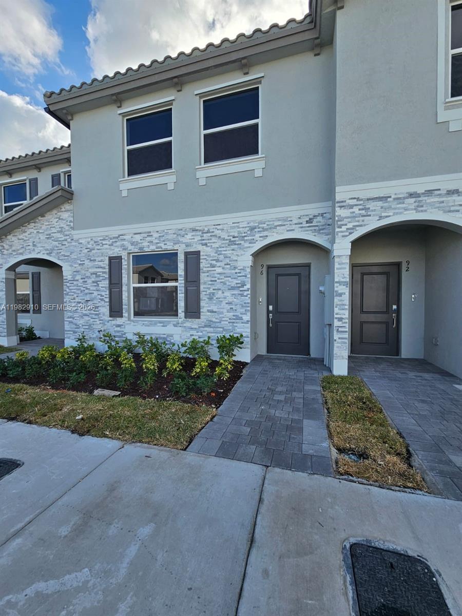 LE Jardin - Residential Income