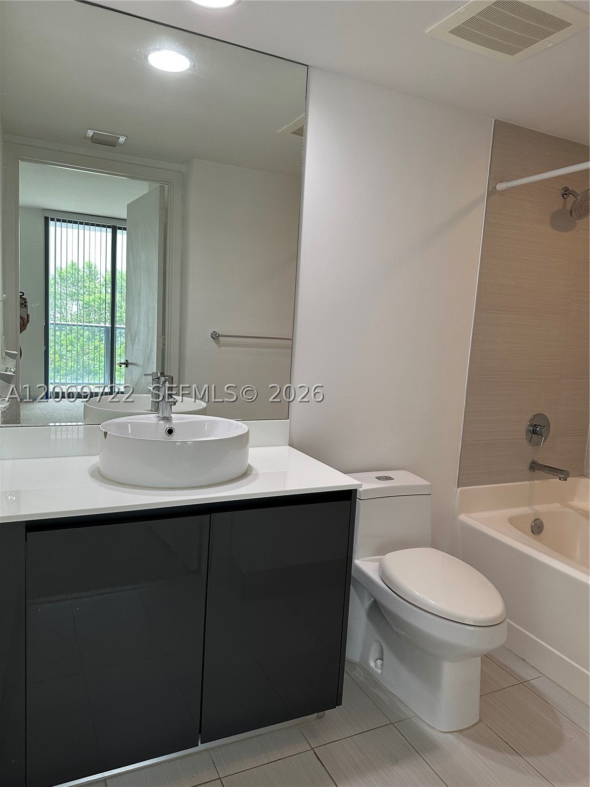 31 SE 6th St 405