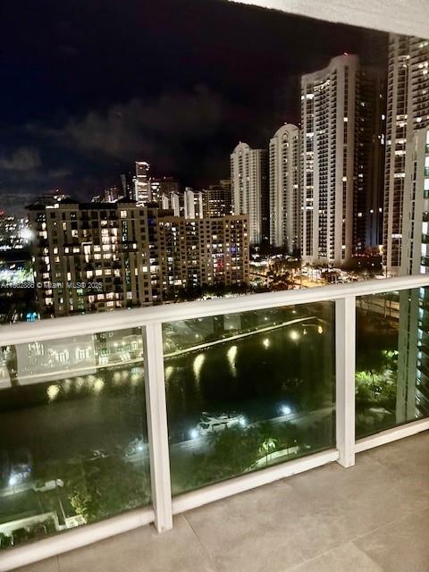 A remodeled amazing unit, 2 bedroom/2bathroom at Arlen House East! Walk to the beach whenever you wish, close to Oleta Park, Aventura Mall and Bal Harbour Shops. Awesome views from all the rooms, with a large size balcony with impact doors slide windows. The Building has gone through a massive renovation . All amenities are included, a huge pool, two gyms, sauna, tennis courts, 24-hour security, and a newly remodeled lobby, a desirable location close to everything. A must see unit ! It is a seasonal or yearly rental.