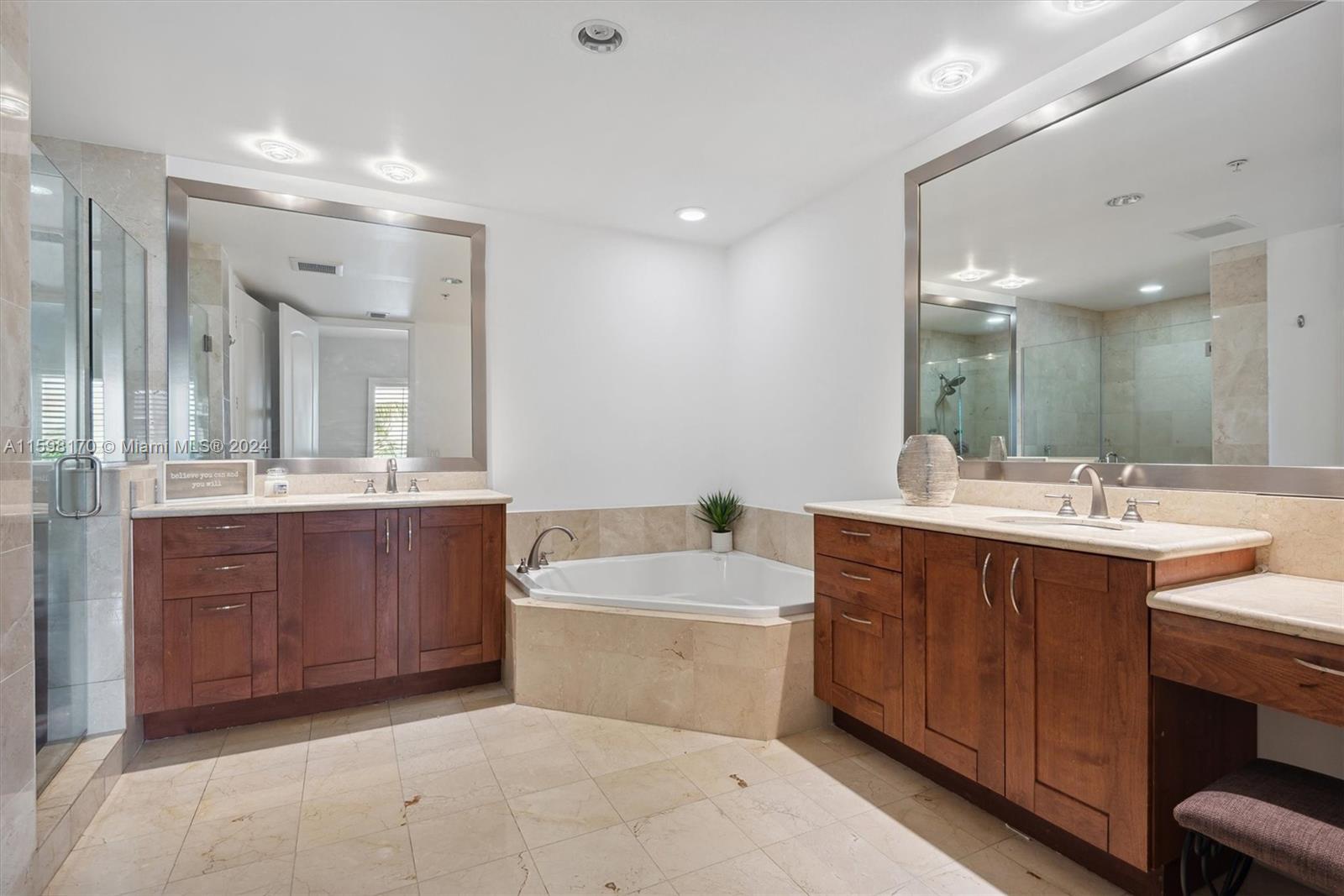 VALENCIA GRANDE CONDO - Residential Lease