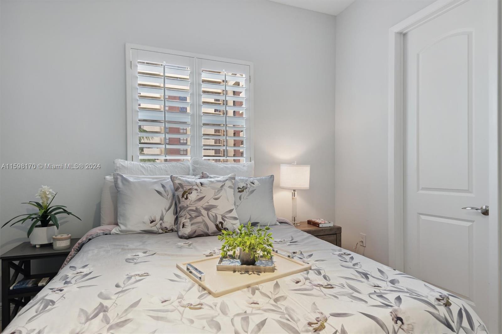 VALENCIA GRANDE CONDO - Residential Lease