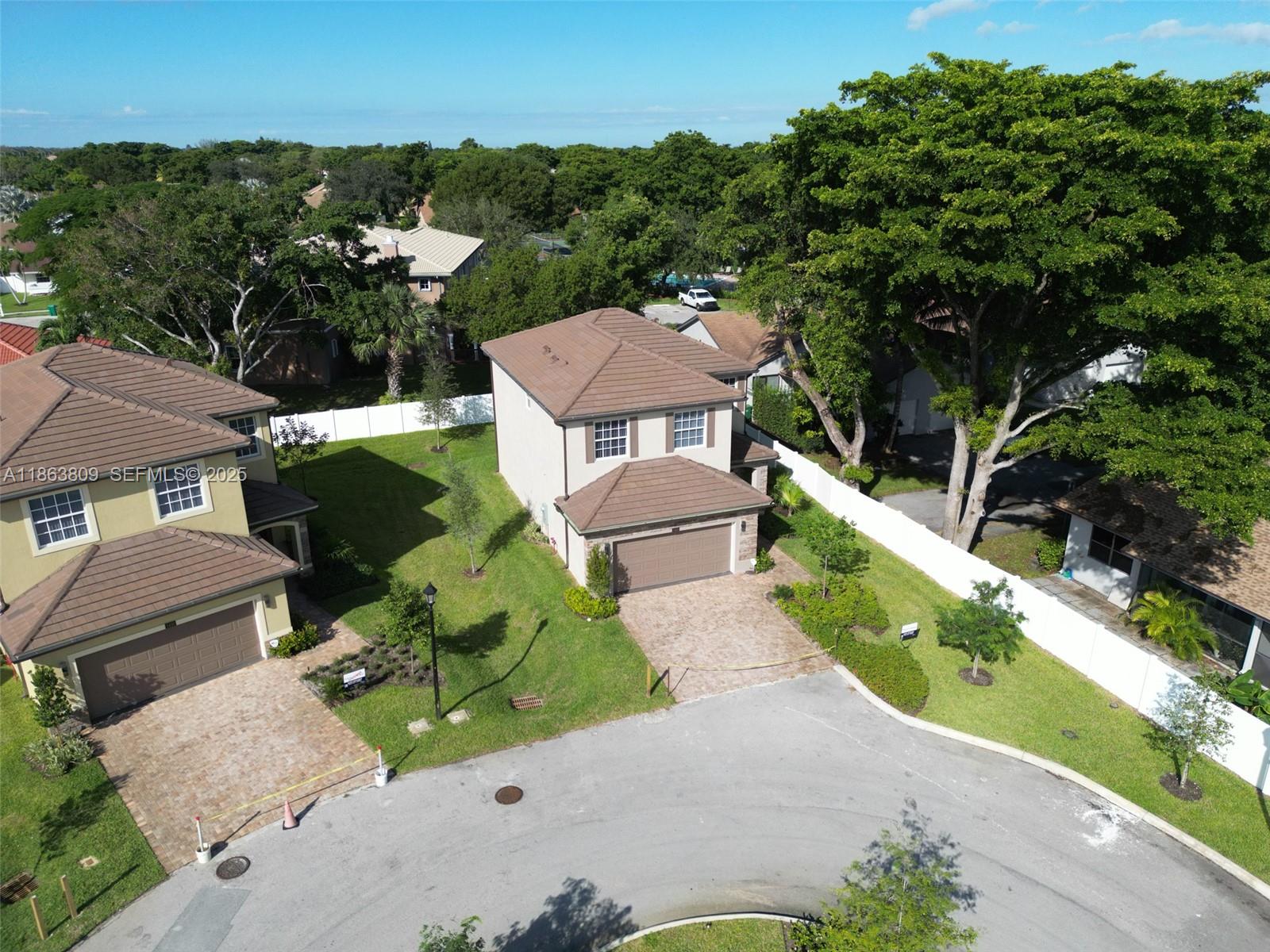 TAMARAC CIRCLE - Residential