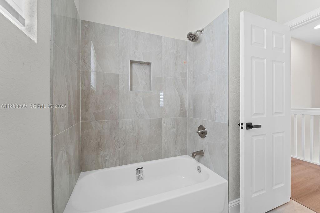 TAMARAC CIRCLE - Residential