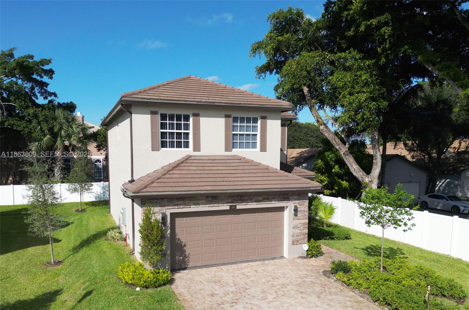 TAMARAC CIRCLE - Residential