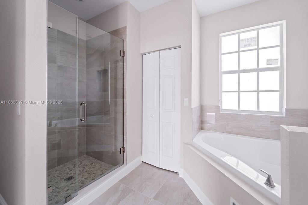 TAMARAC CIRCLE - Residential