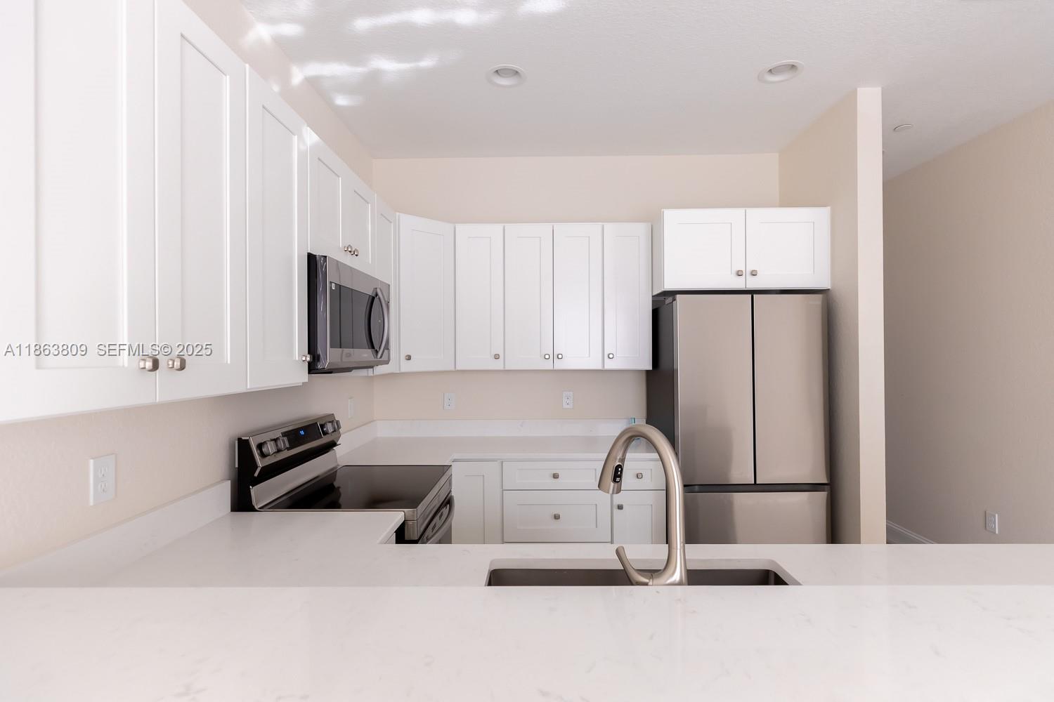 TAMARAC CIRCLE - Residential