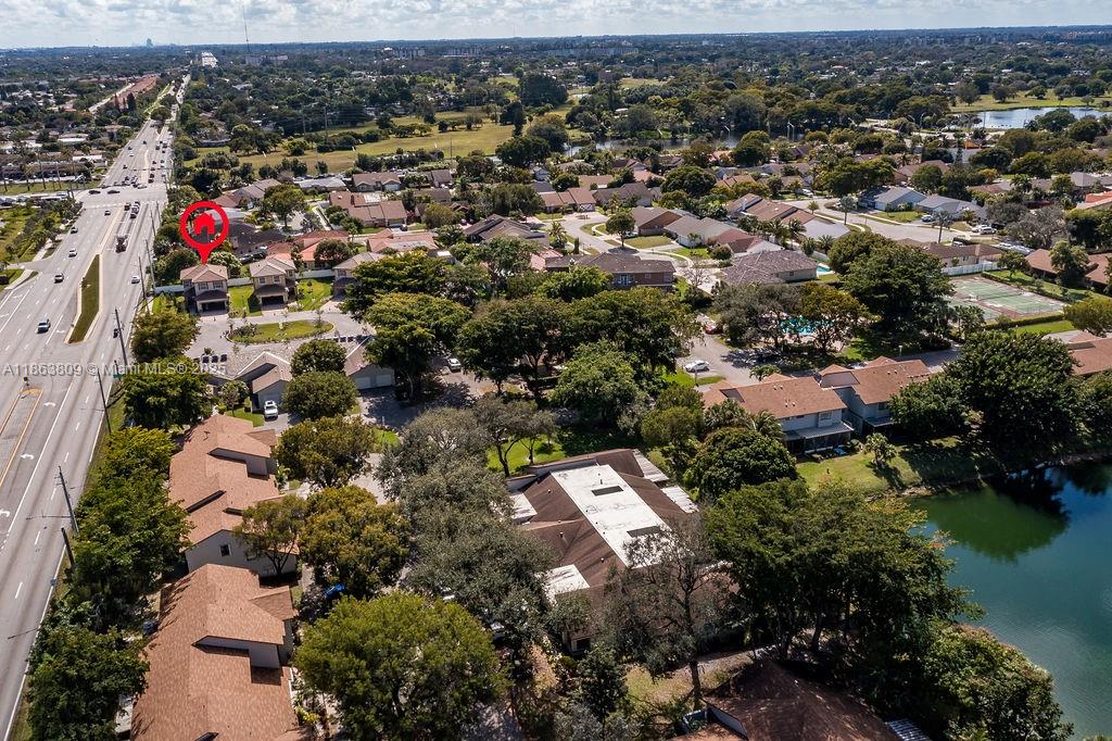 TAMARAC CIRCLE - Residential