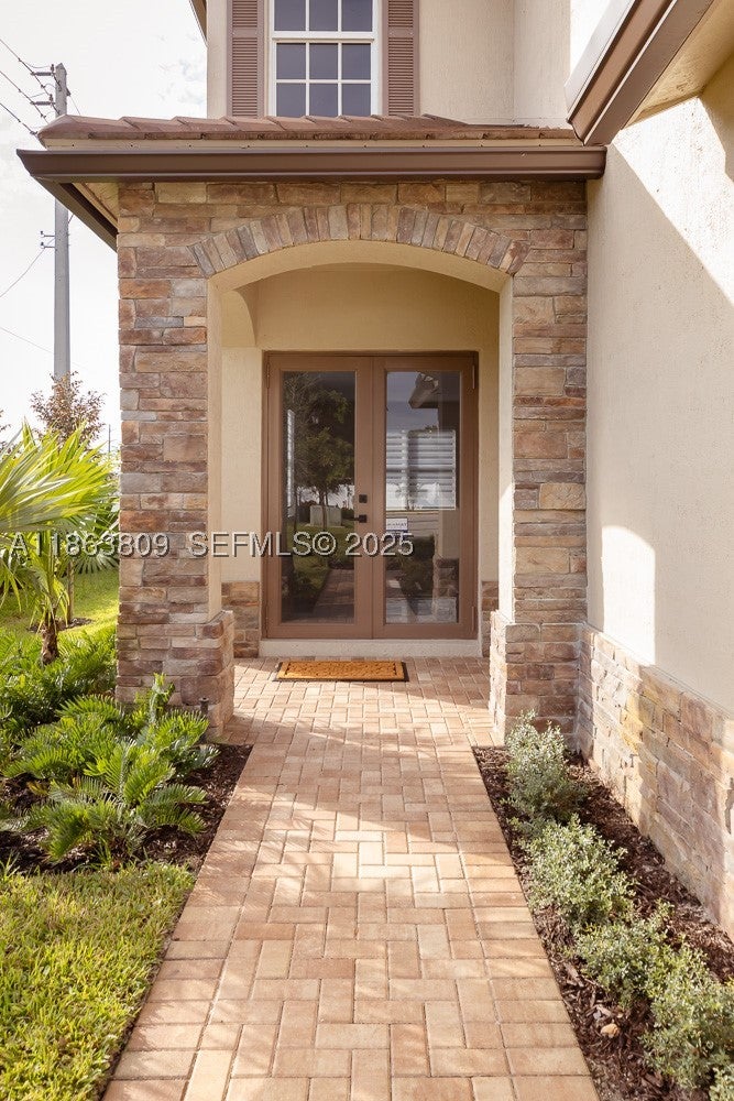 5400 NW 57th Ct