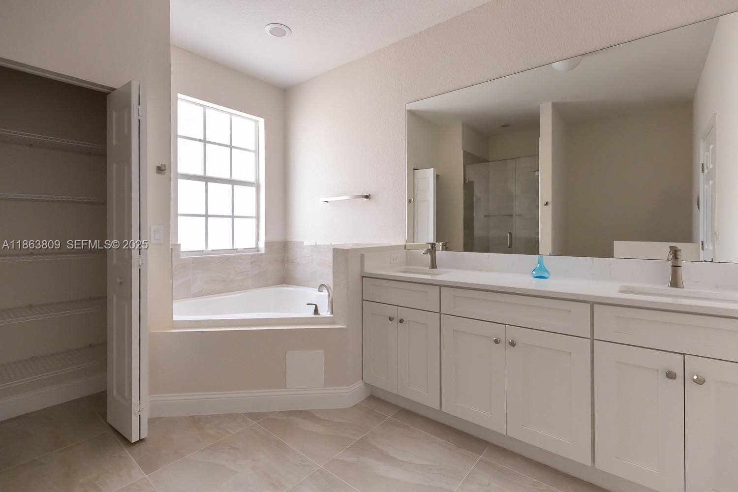 TAMARAC CIRCLE - Residential