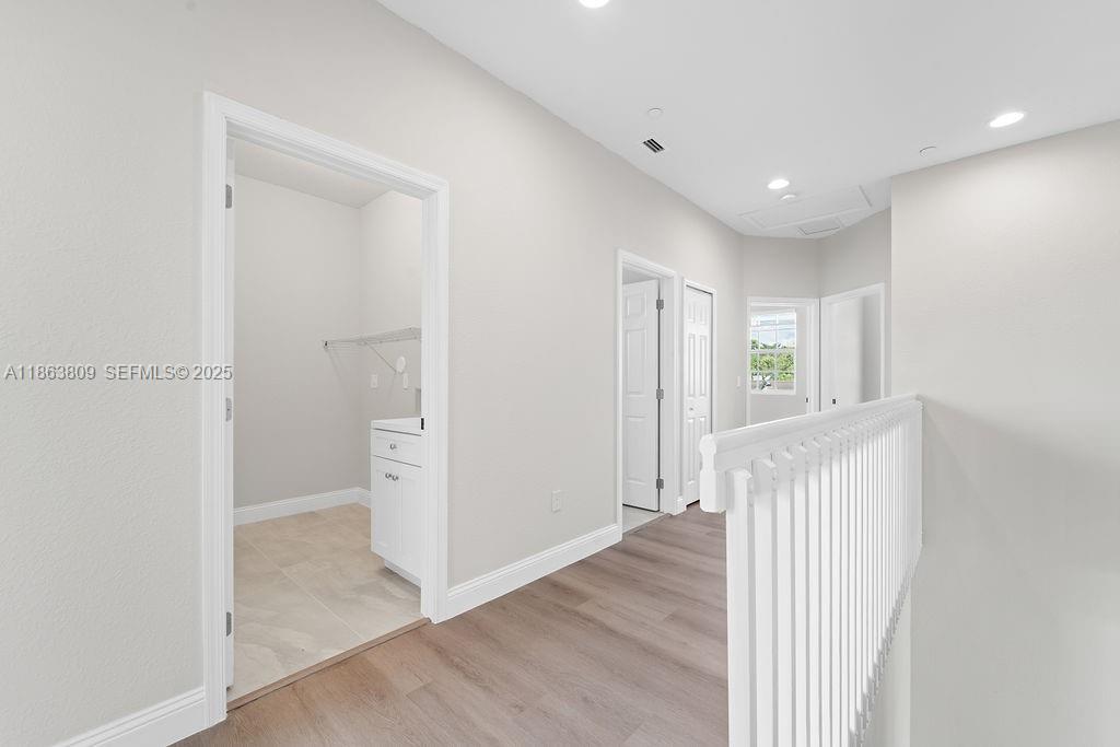 TAMARAC CIRCLE - Residential